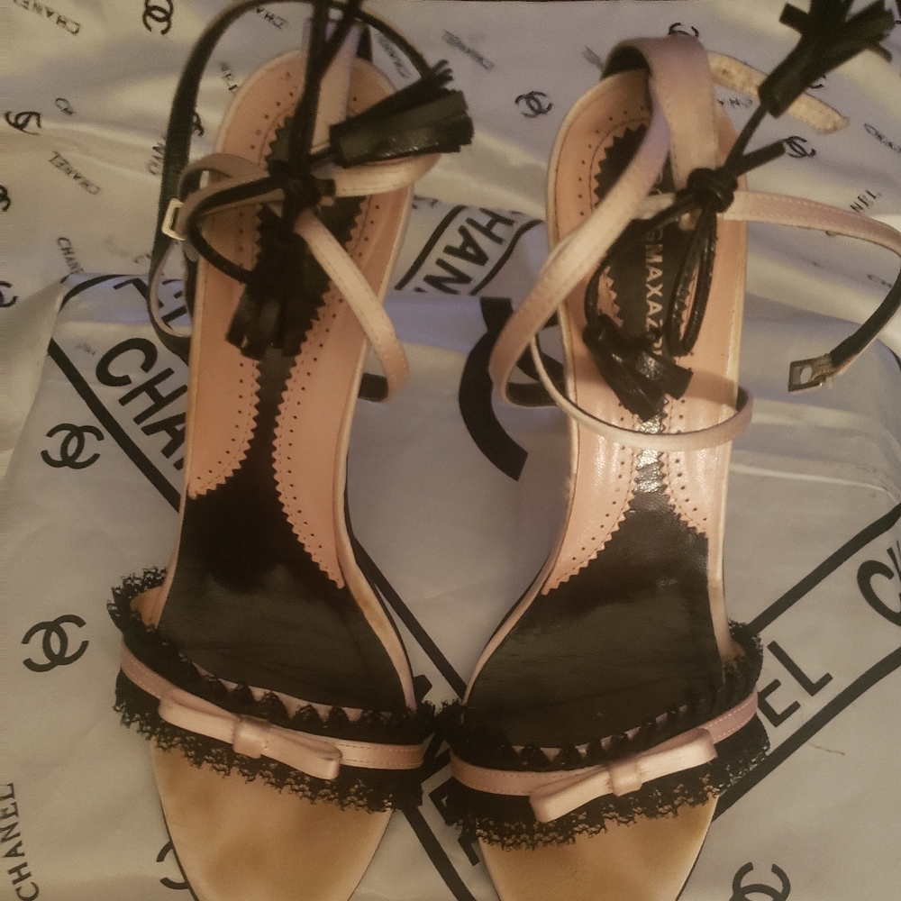 Pink Satin heels with black trim - Picture 4 of 7